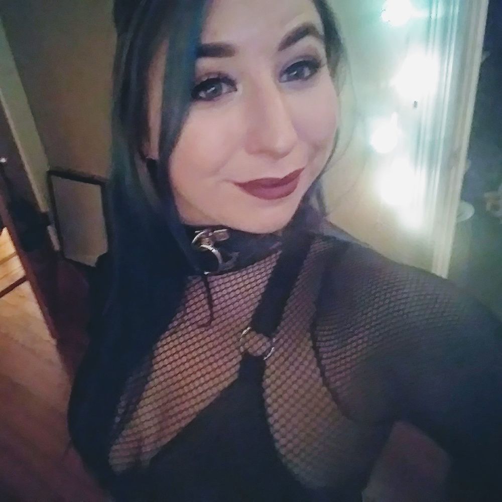 Meet your Posher, Chenoa